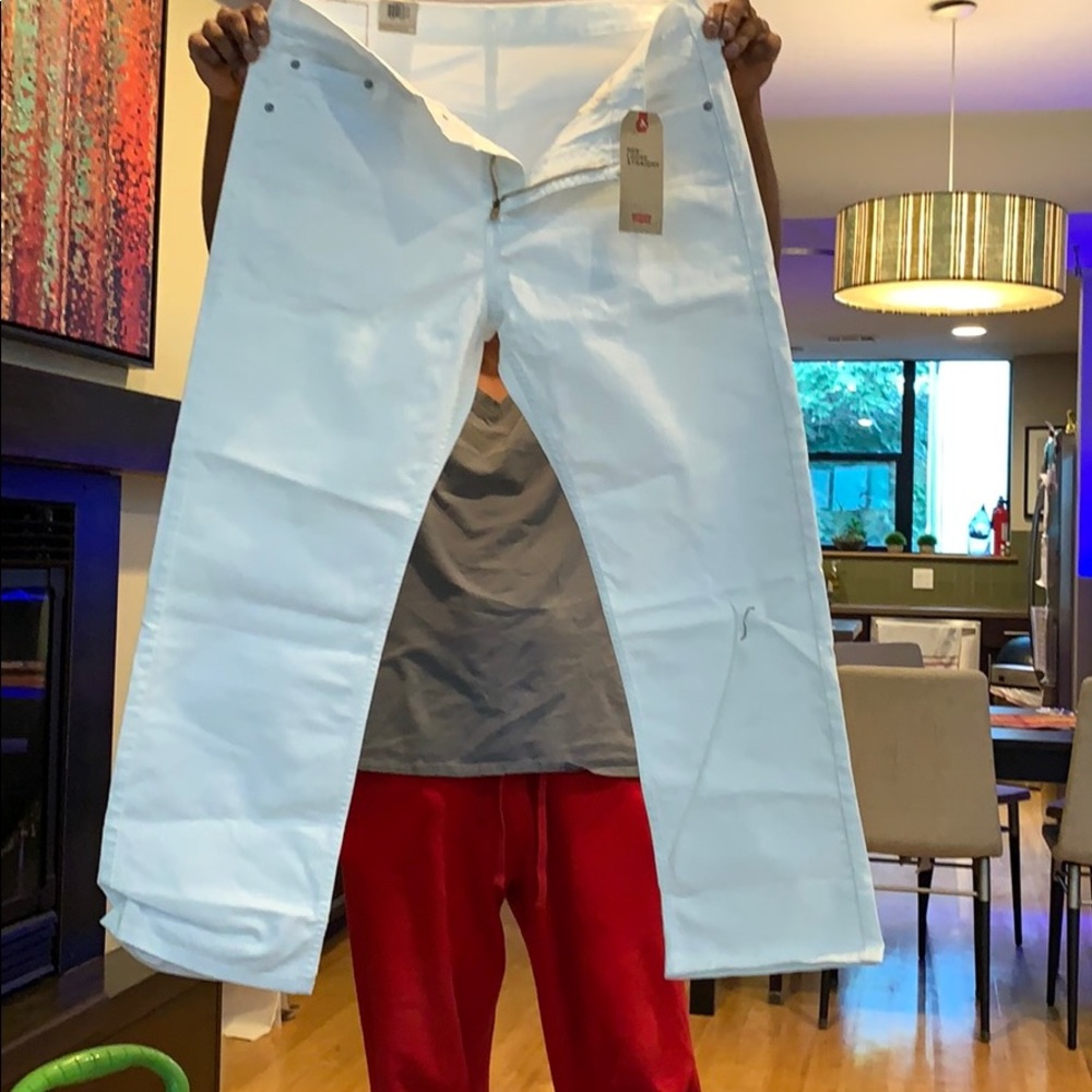 Brand new never worn men’s jeans!